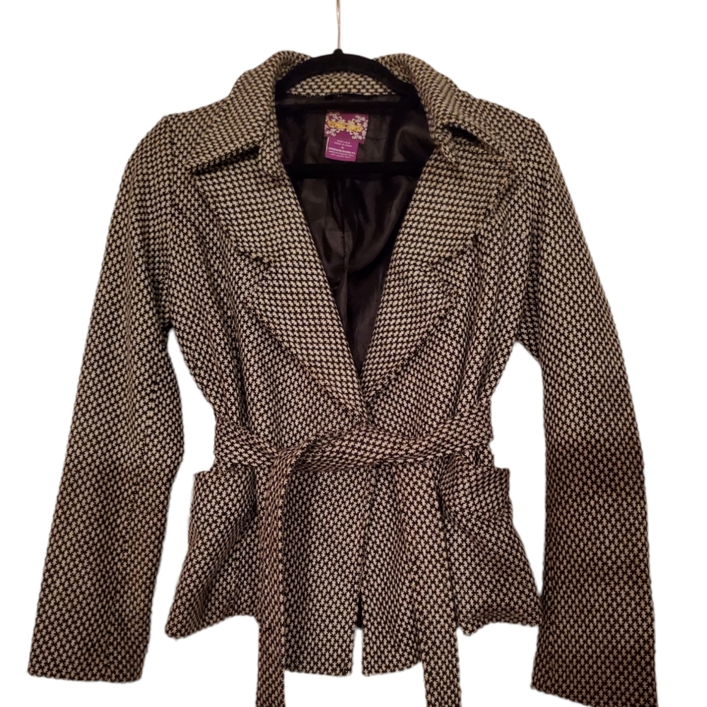 YUMI KIM BLACK AND WHITE WOOL BLEND WRAP JACKET